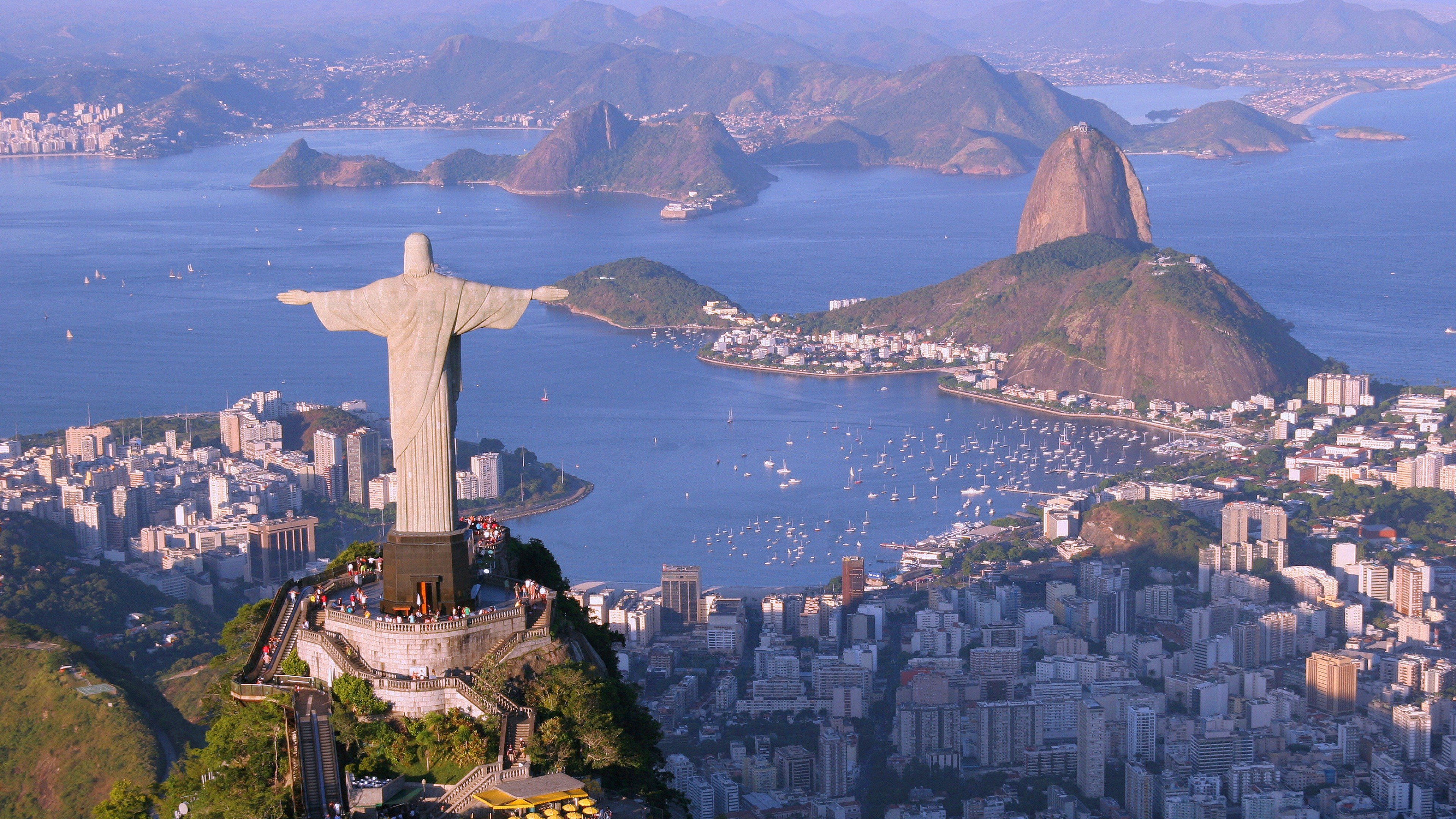 Fondos de pantalla Christ the Redeemer statue in Rio de Janeiro Brazil