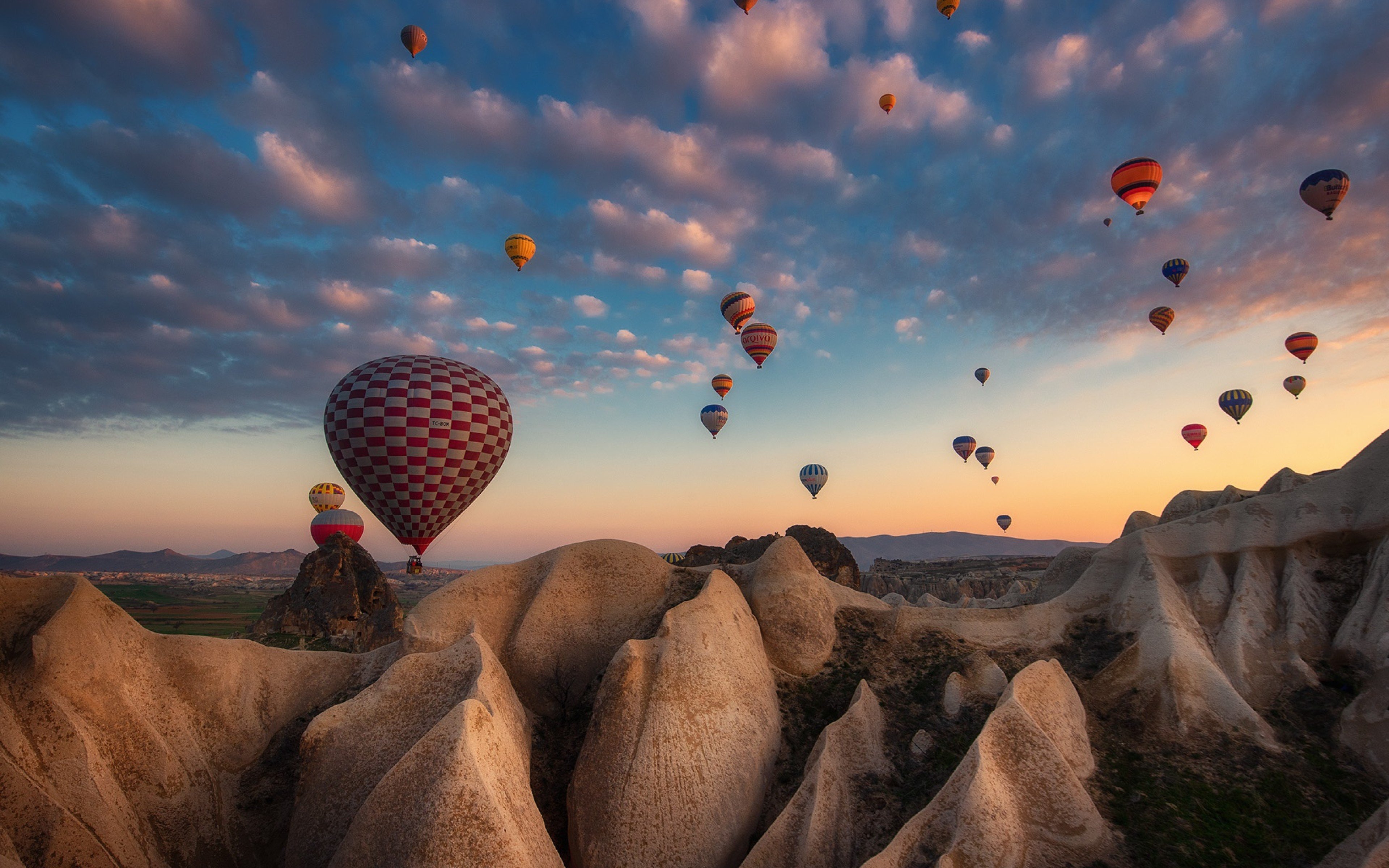 Wallpaper Hot Air Balloons in mountains at sunset