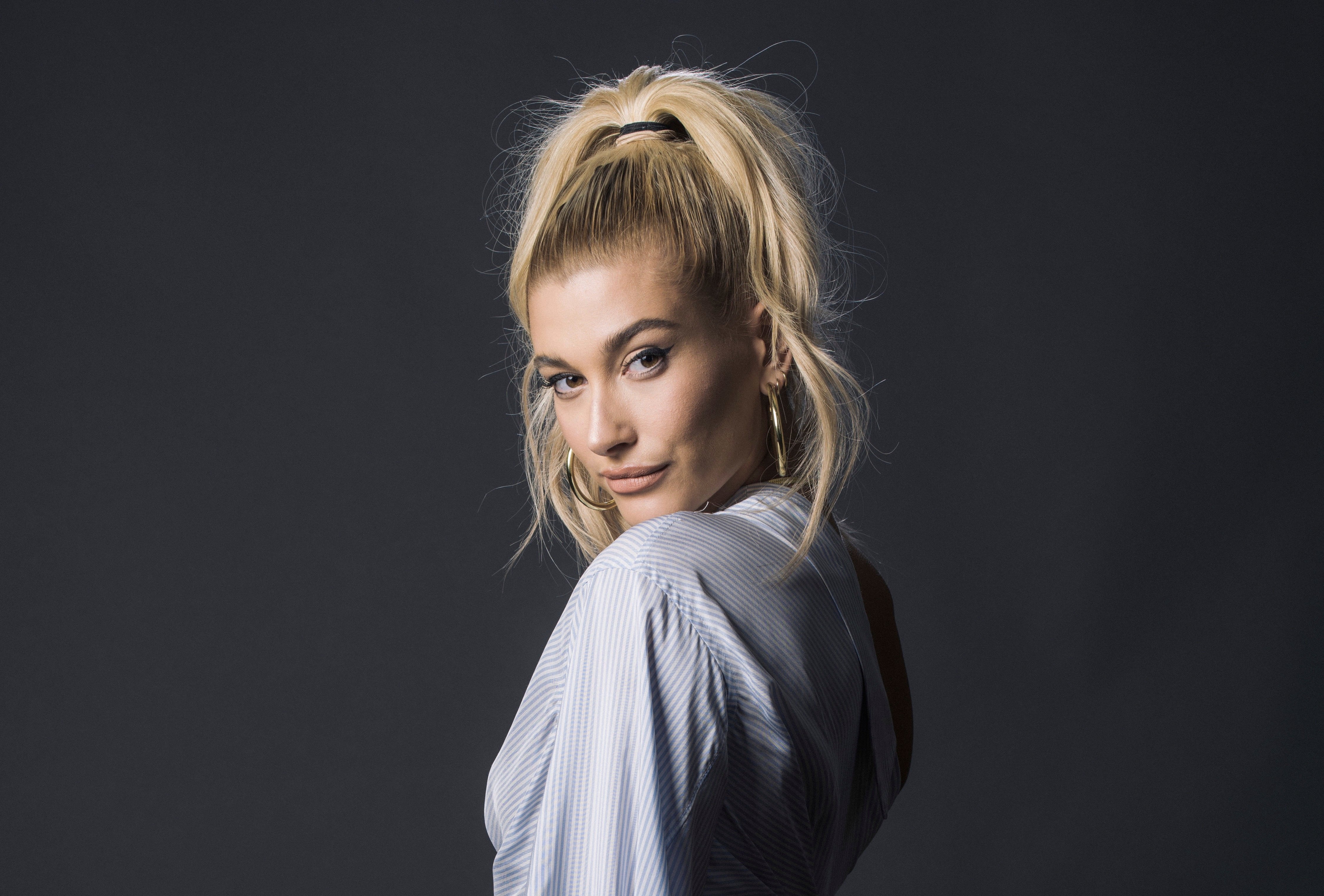 Fondos de pantalla Hailey Baldwin Blonde