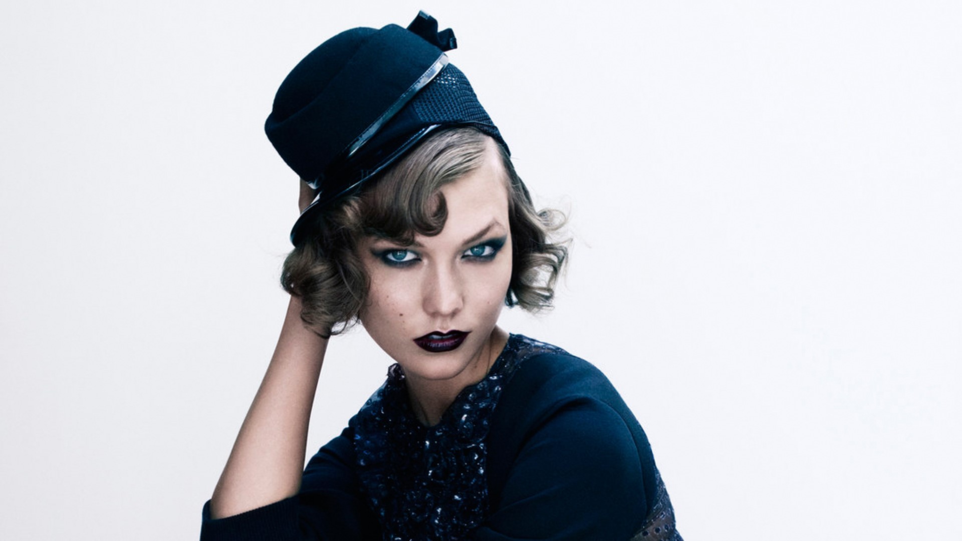 Fondos de pantalla Karlie Kloss con un sombrero