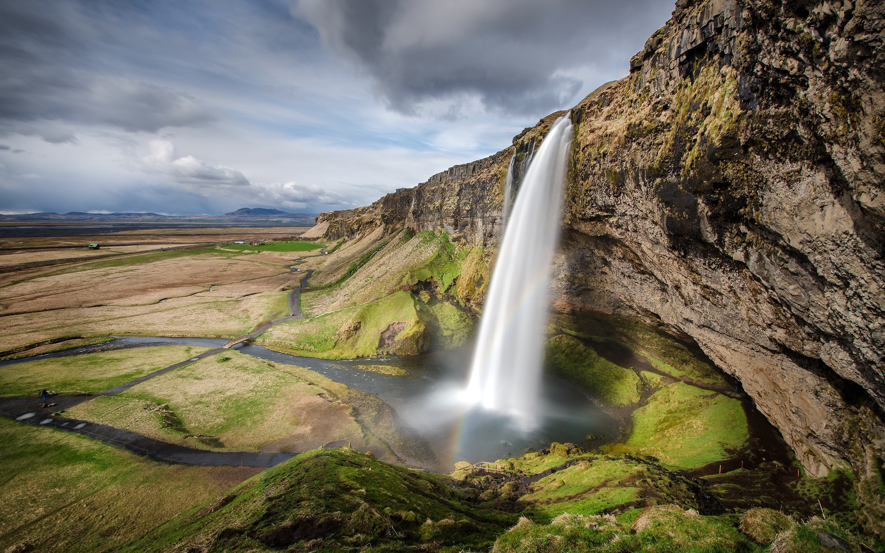 Fondos de pantalla La cascada Seljalandsfoss en Islandia