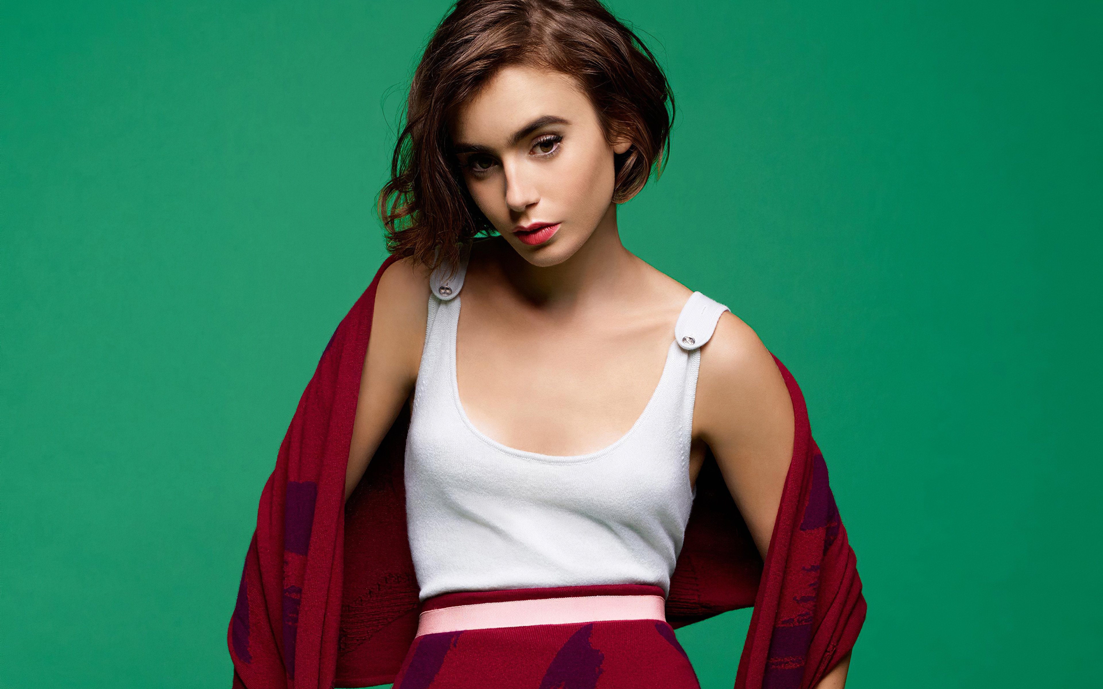 Wallpaper Lilly Collins short hair