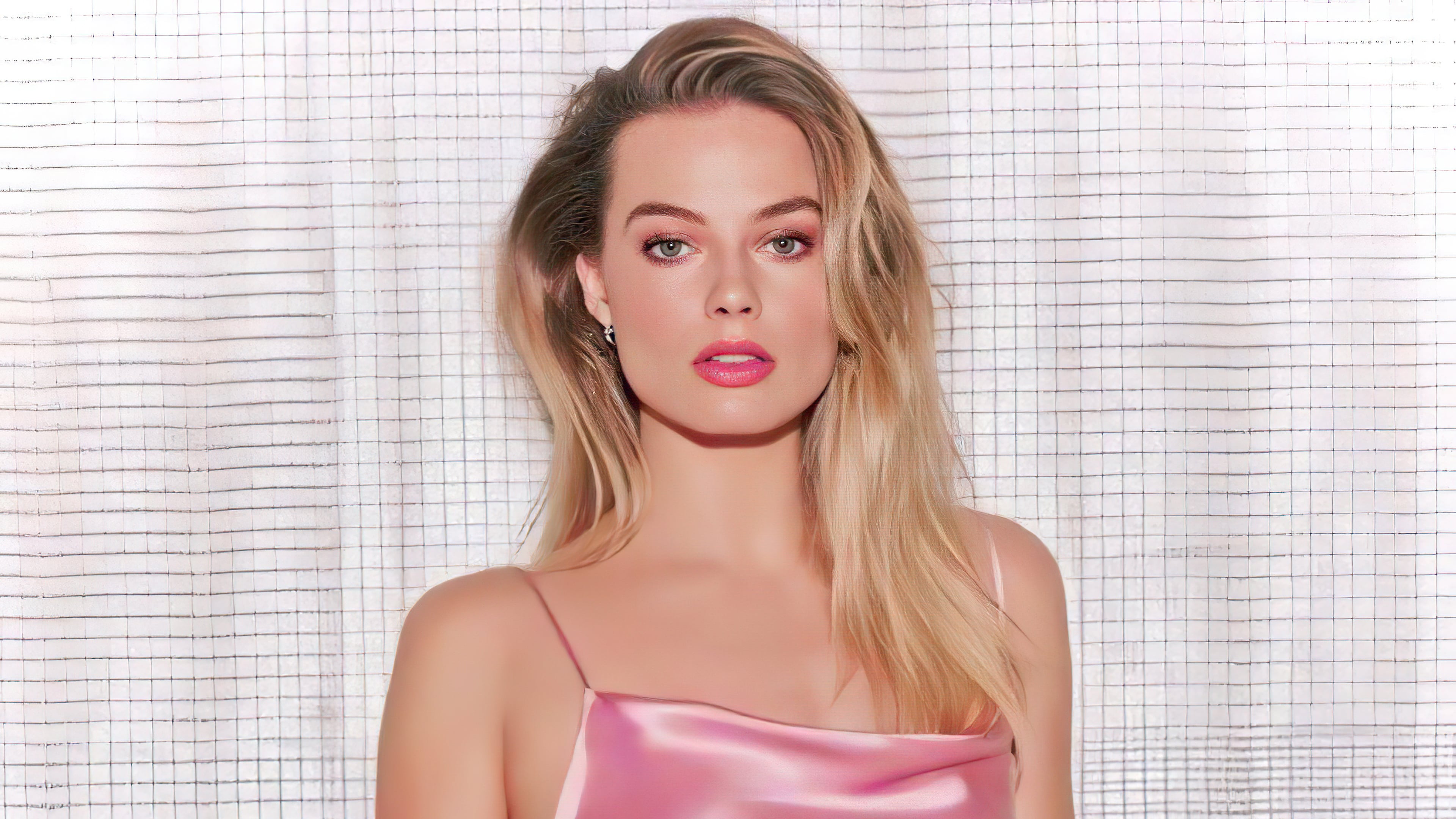 Fondos de pantalla Margot Robbie in pink dress