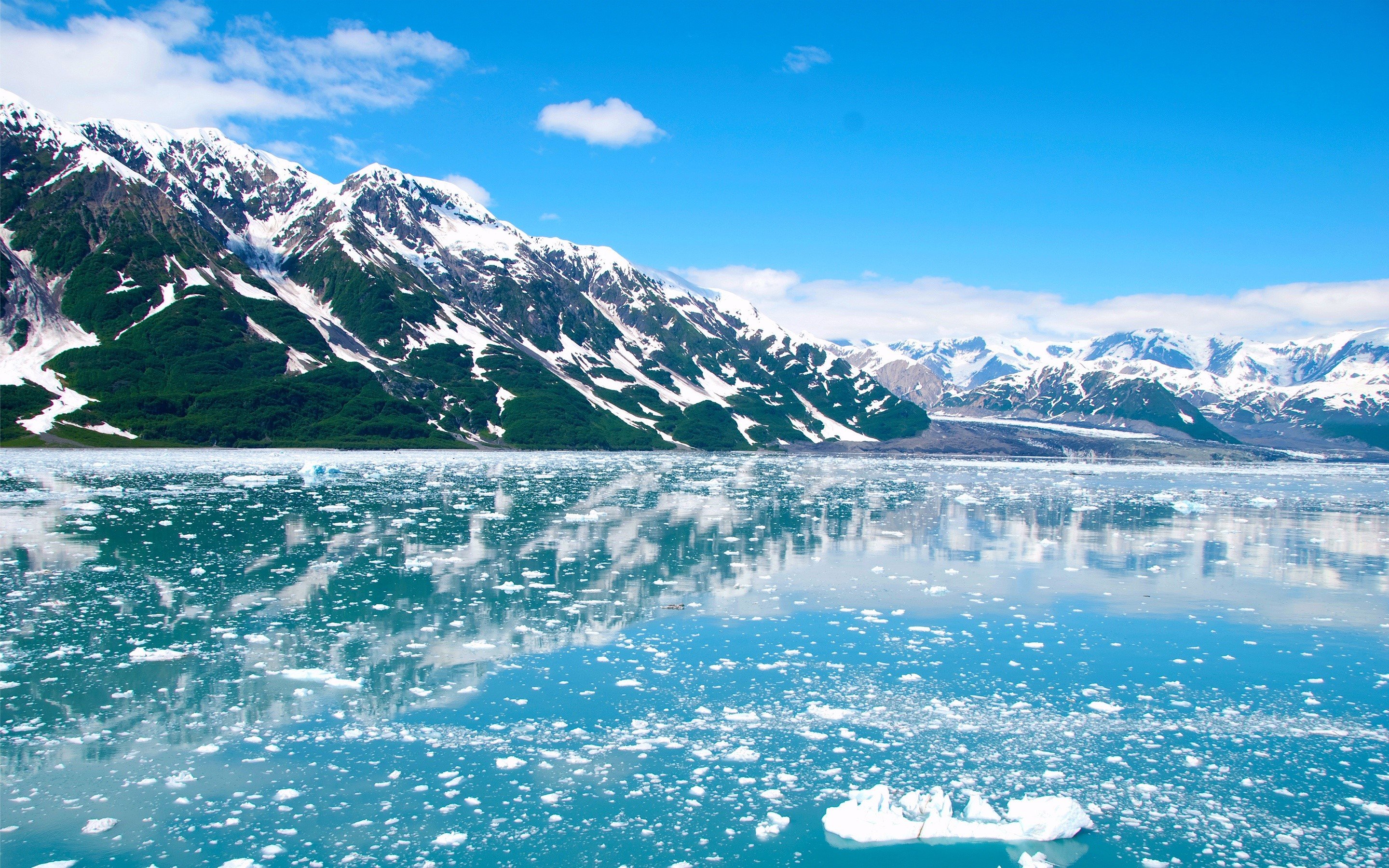 Wallpaper Frozen Mountains of Alaska