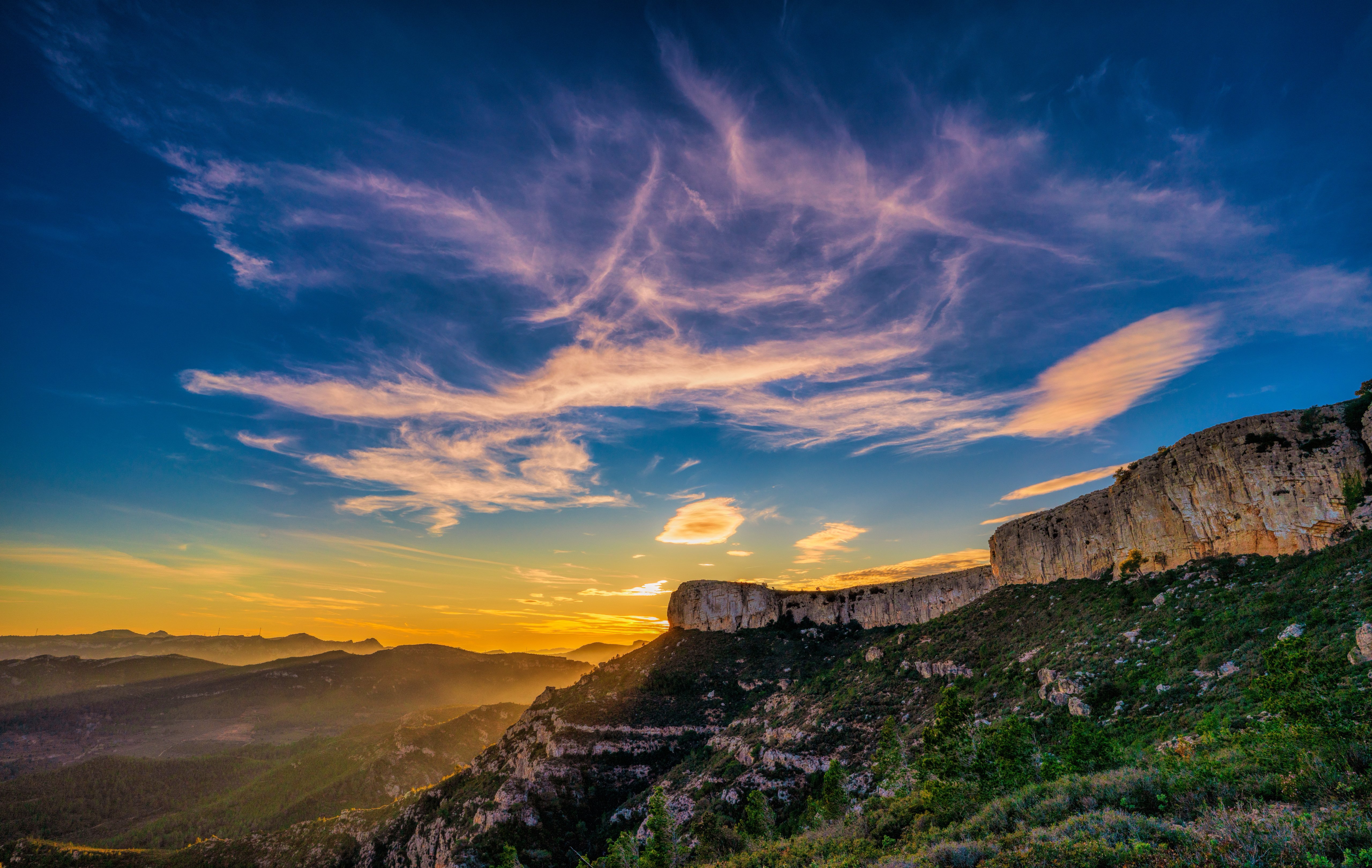 Fondos de pantalla Montañas de Catalonia en españa