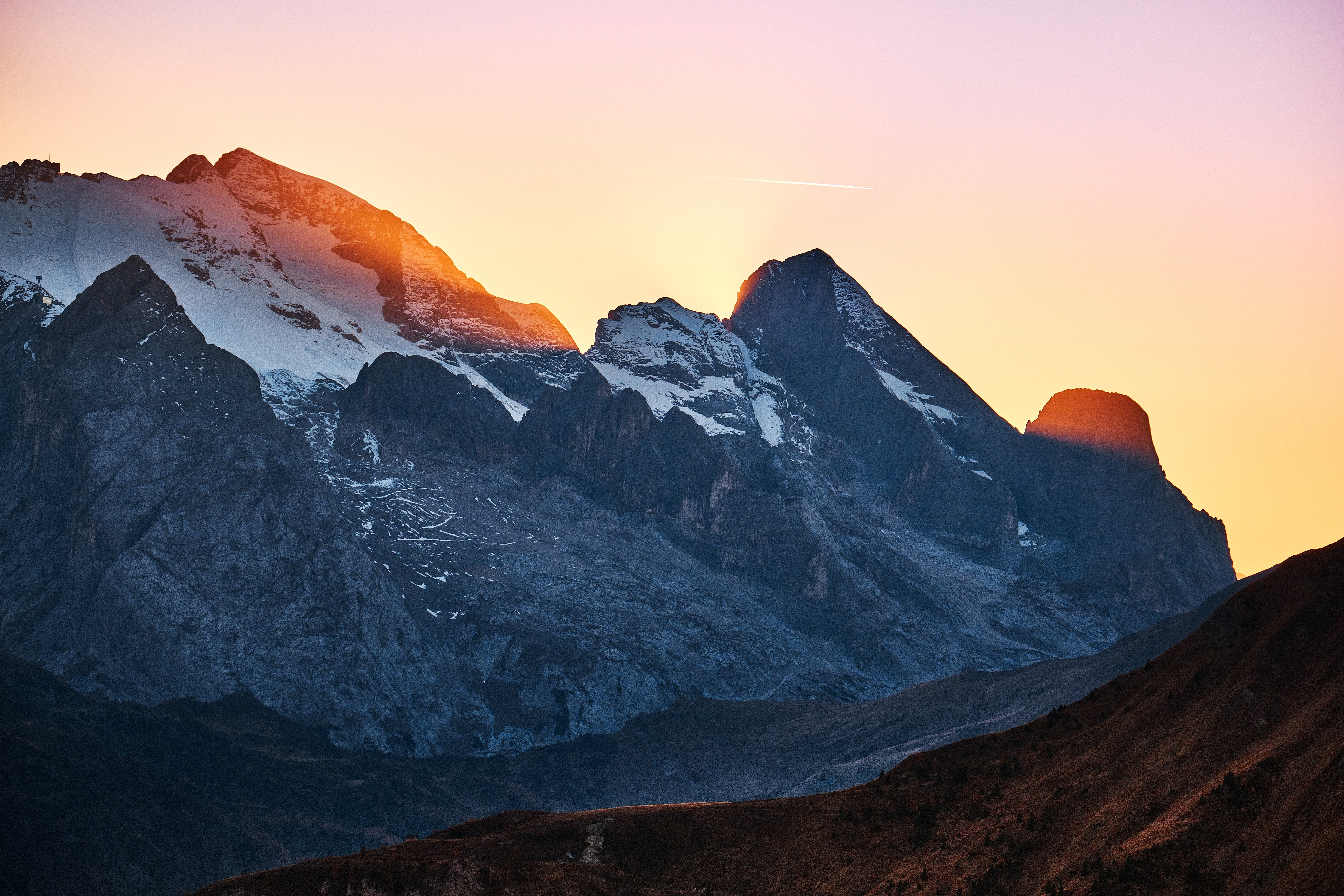 Wallpaper Snowy mountains in sunset