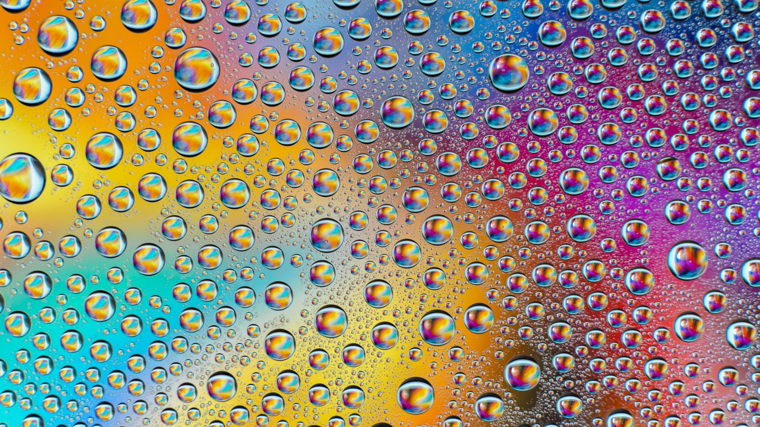 Gotas de agua con colores del arcoiris Fondo de pantalla 4k Ultra HD ID:5793