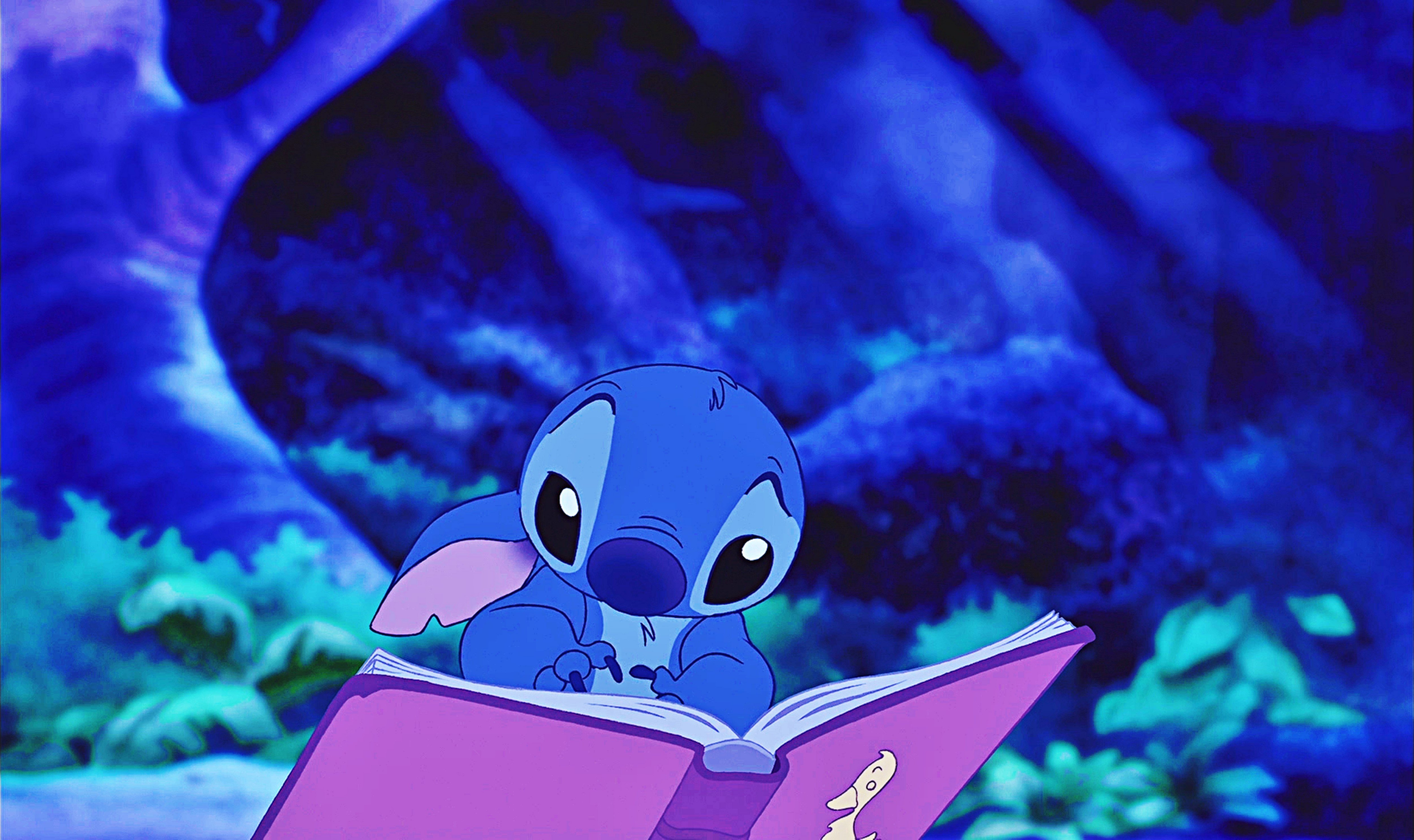 Wallpaper Stitch reading The Ugly Duckling