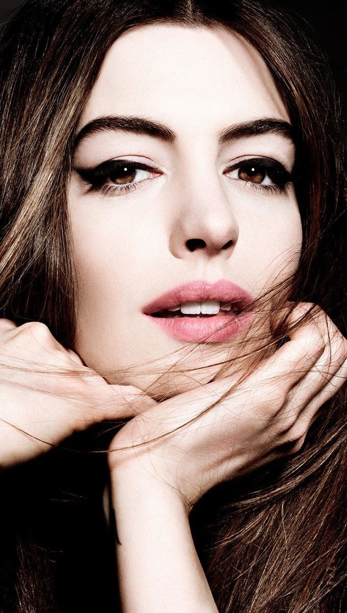 Wallpaper Anne Hathaway with long hair Vertical