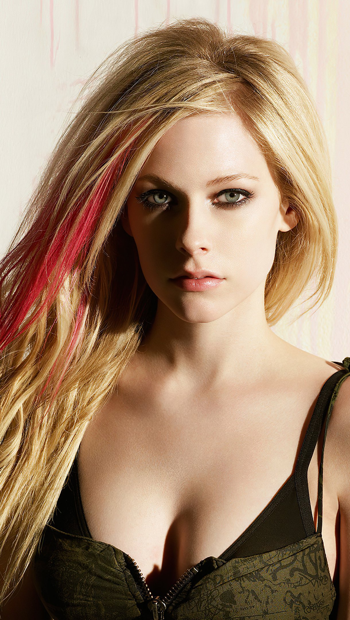 Fondos de pantalla Avril Lavigne Vertical