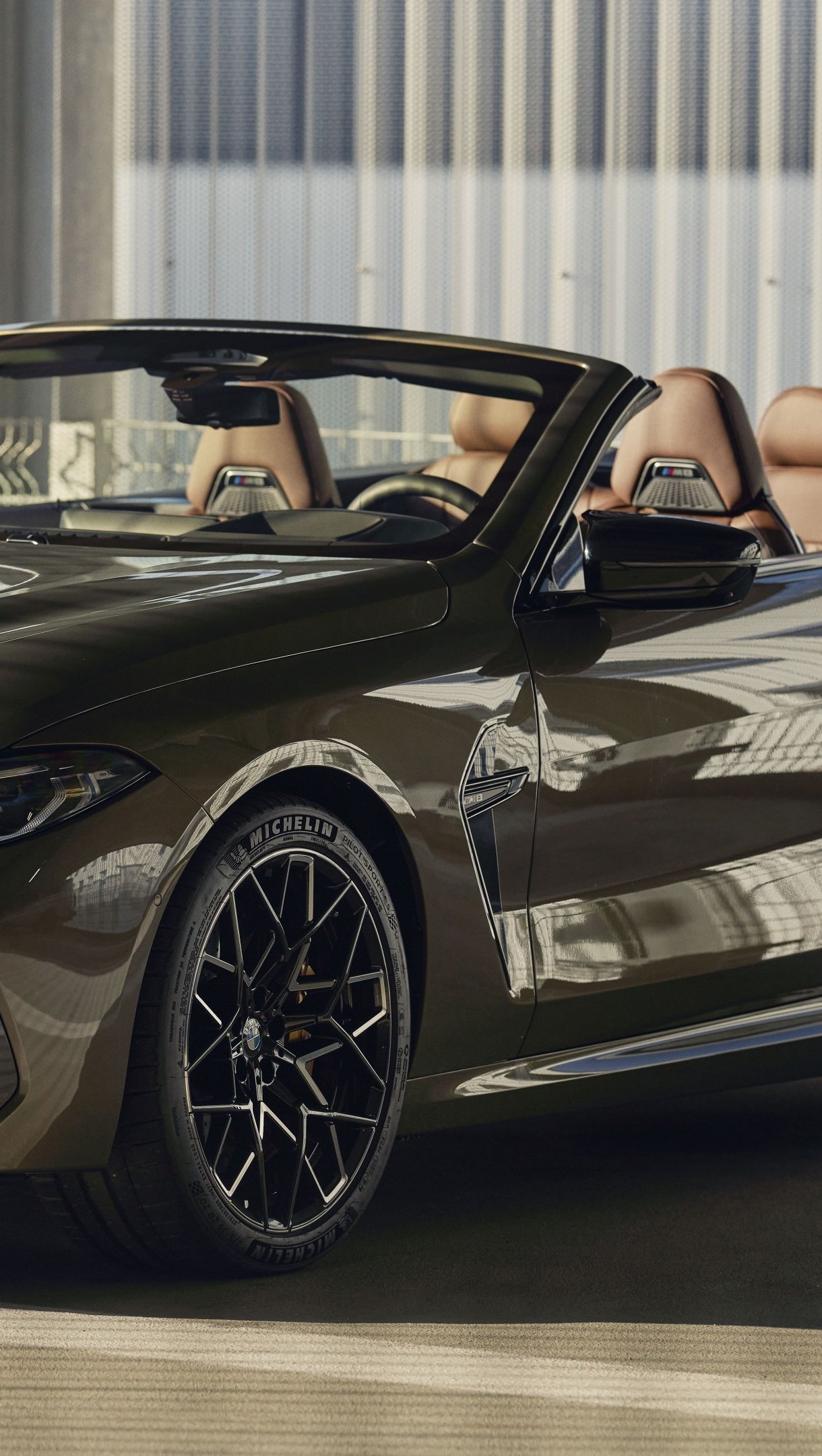 Fondos de pantalla BMW M8 competition cabrio 2022 Vertical