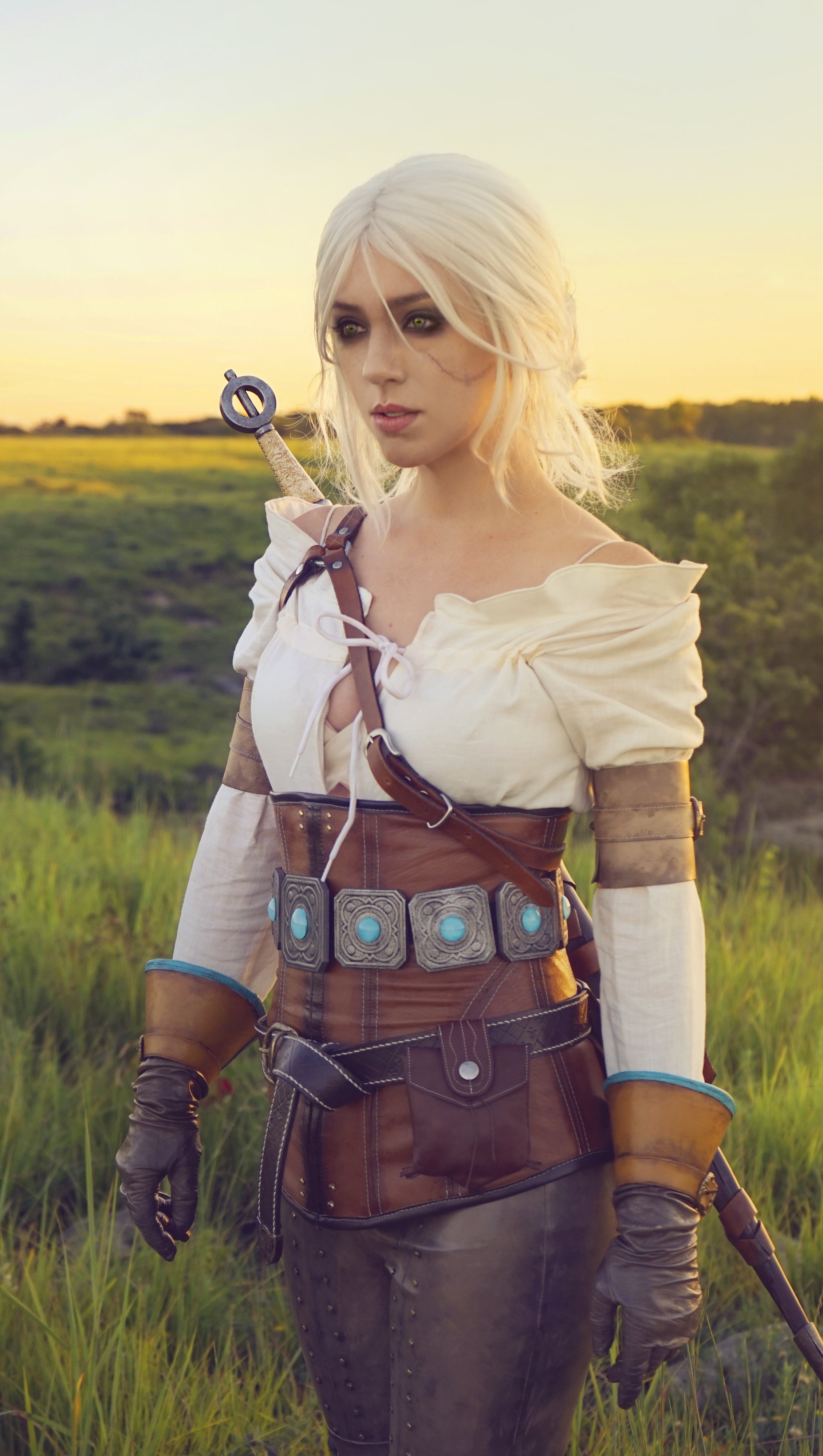 Wallpaper Girl in Ciris cosplay from The Witcher Vertical