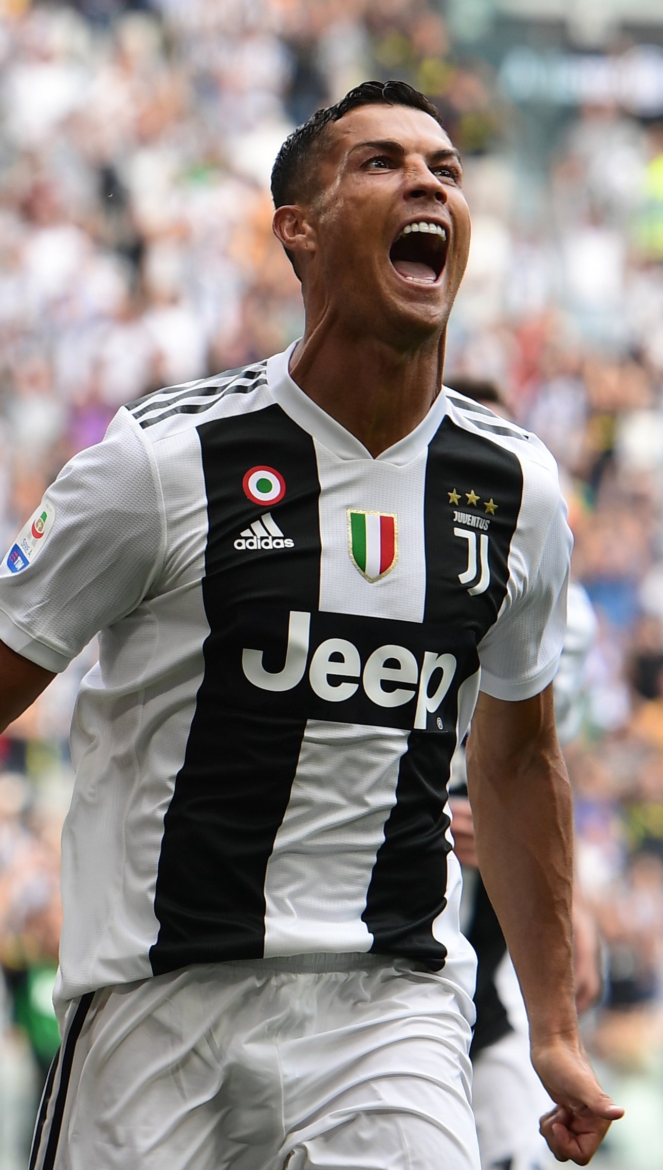 Wallpaper Cristiano Ronaldo CR7 Juventus Vertical