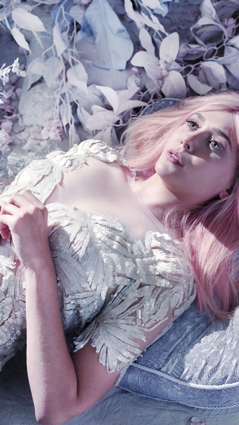 Wallpaper Elizabeth Olsen with pink hair Vertical