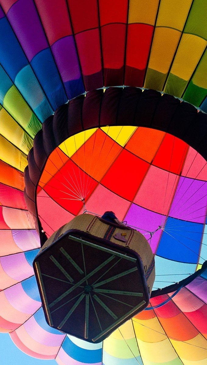 Wallpaper Colorful hot air balloon Vertical