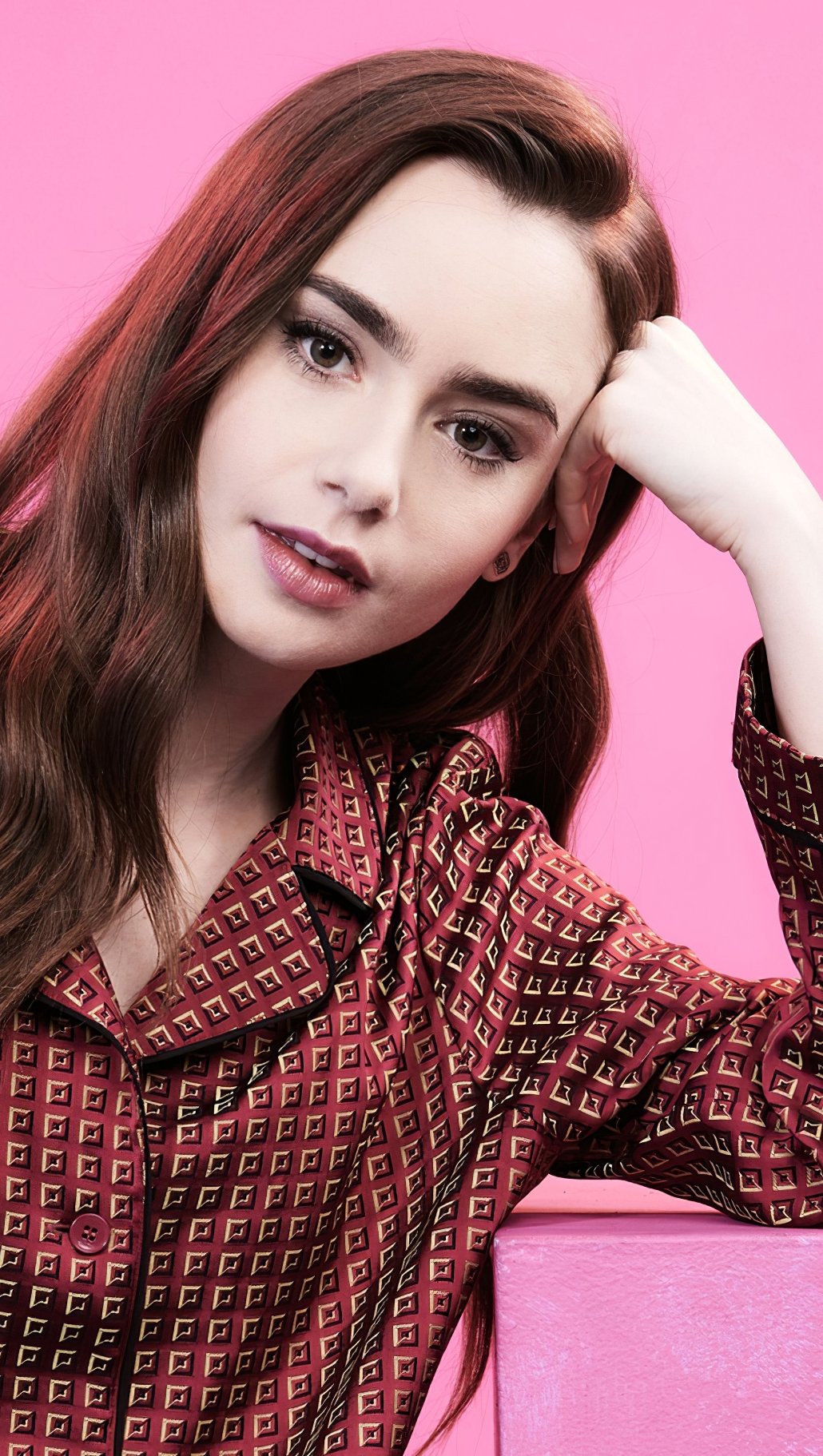 Wallpaper Lily Collins 2020 Vertical