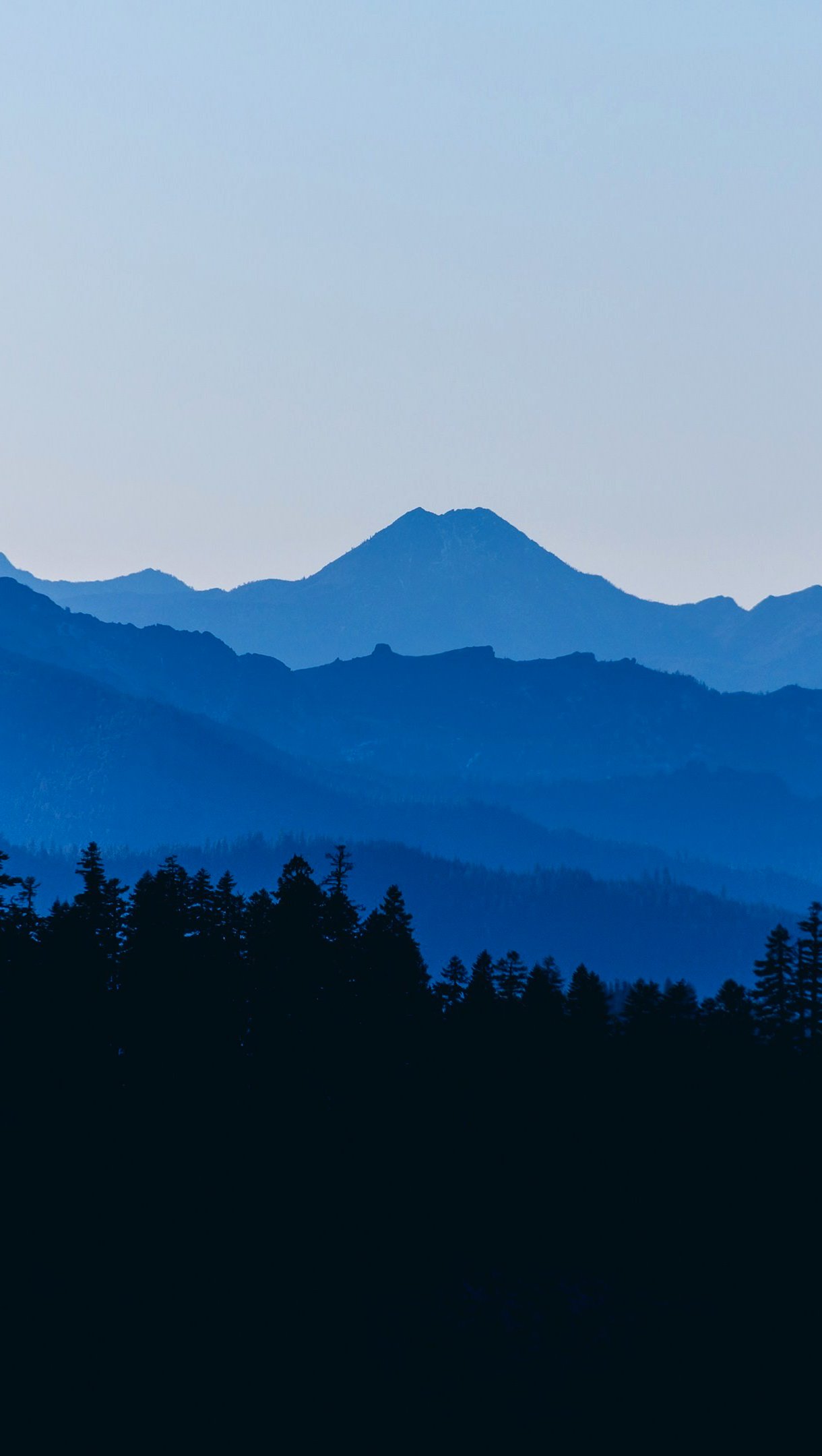 Fondos de pantalla Montañas azules en anochecer Vertical