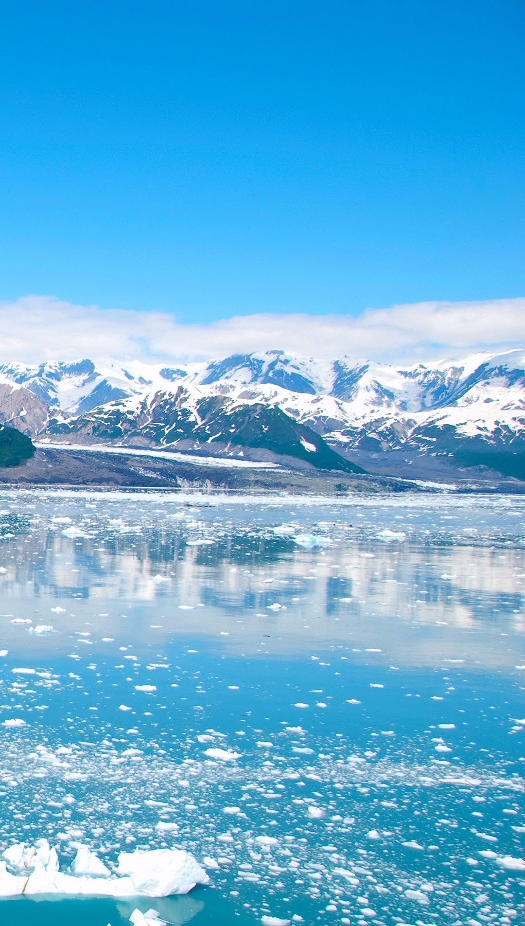 Wallpaper Frozen Mountains of Alaska Vertical