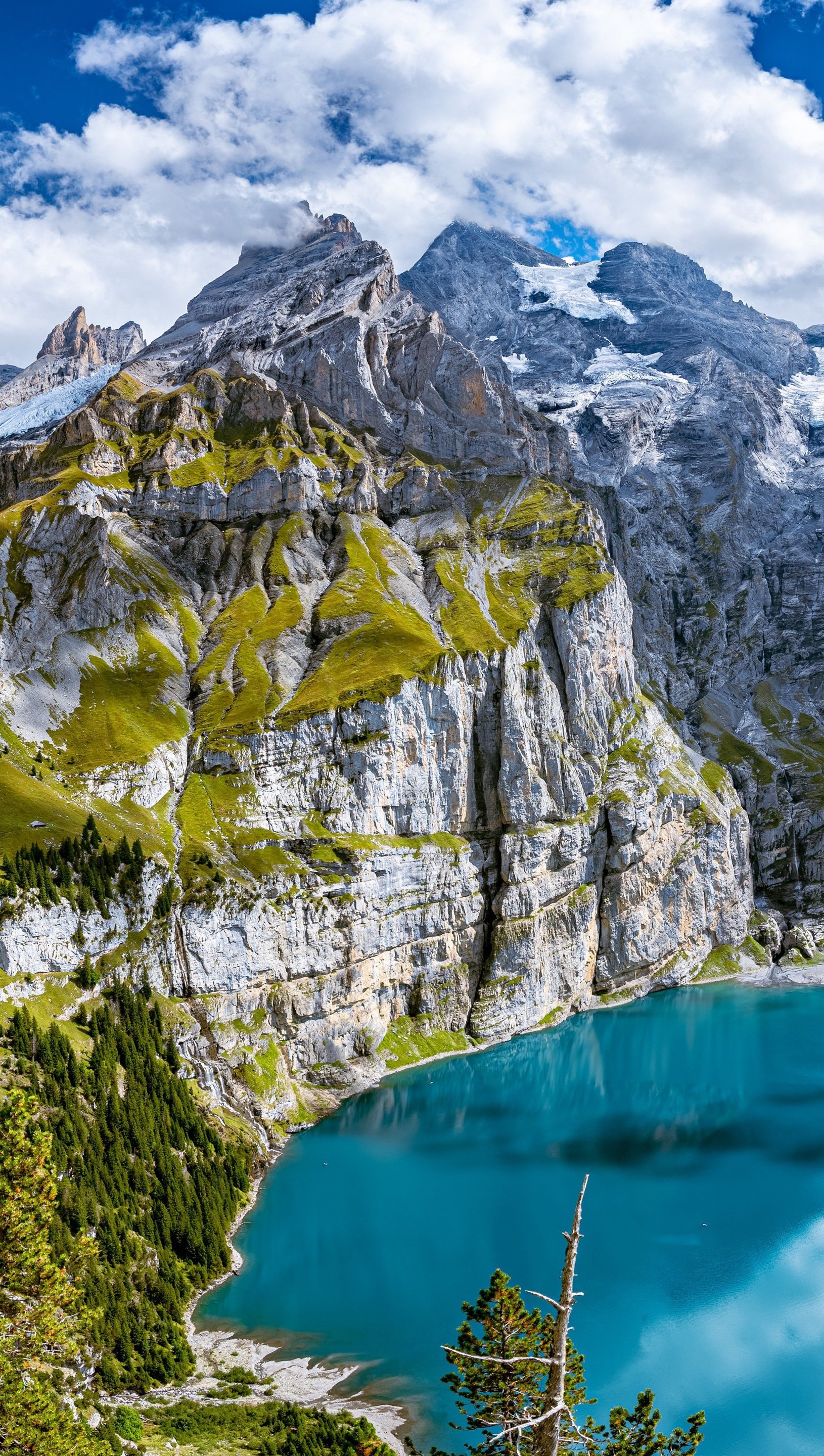 Fondos de pantalla Montañas  frente a lago Vertical