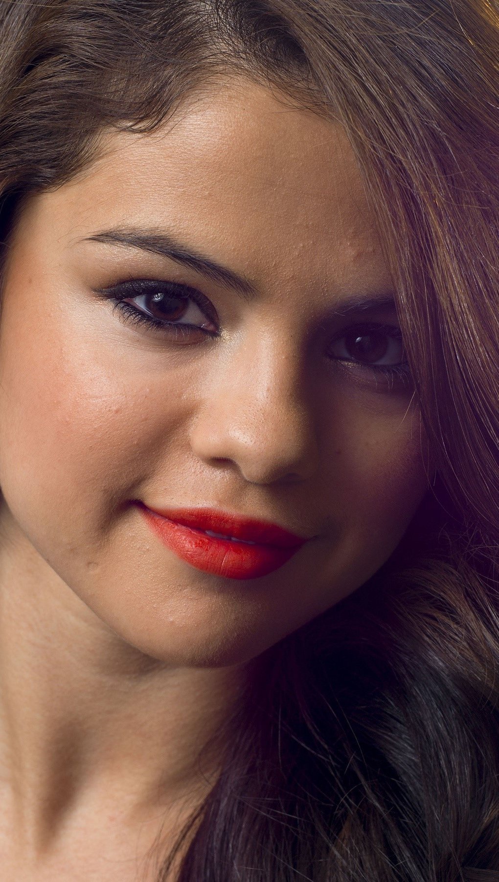 Fondos de pantalla Selena Gomez a contraluz Vertical