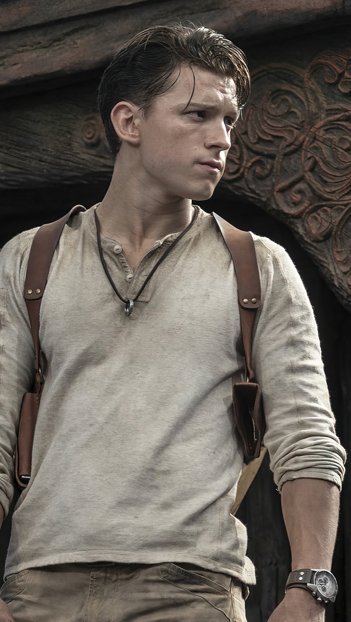 Wallpaper Tom Holland in Uncharted Vertical